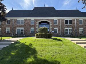 Chateau Cartier 2101  Chateau Ct 206 in Grafton wi. List Price: $164,900