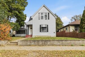 1725  Mississippi St in La Crosse wi. List Price: $294,900