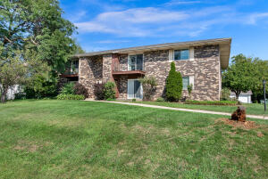 Douglas Square 4909  Scotts Way 202 in Caledonia wi. List Price: $139,900