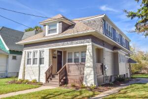 3212 W Silver Spring Dr in Milwaukee wi. List Price: $282,400